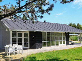 Two-Bedroom Holiday home in Ålbæk 3